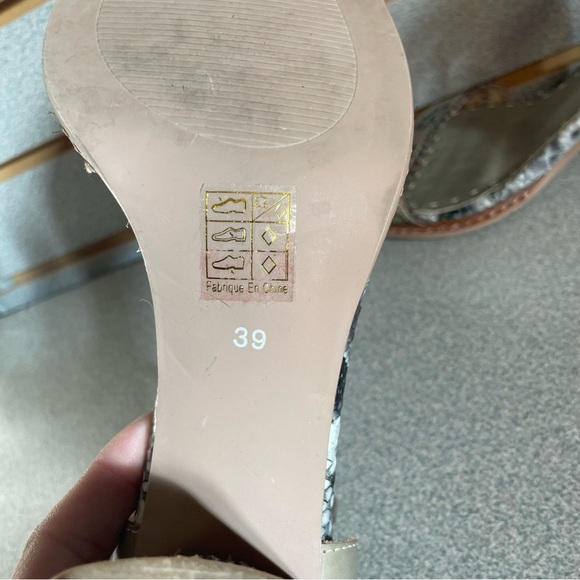 L'Artiste Spring Step Stacked Heel Ankle Strap Heels Sz US 8.5 Eur‎ 39 Snakeskin - Picture 7 of 8
